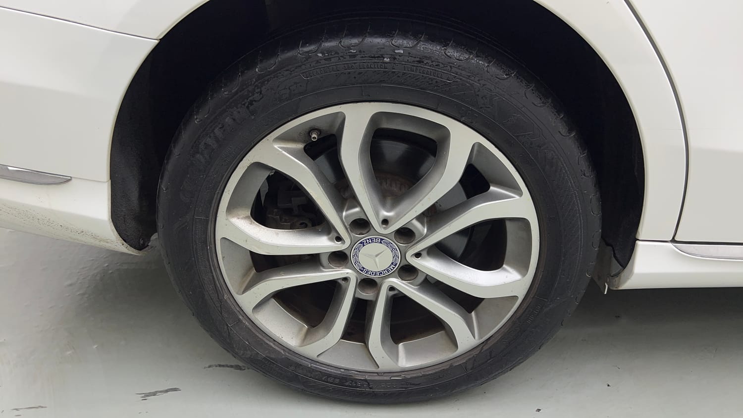 Used 2015 Mercedes-Benz C-Class C 200 Avantgarde Petrol Automatic tyres RIGHT REAR TYRE RIM VIEW