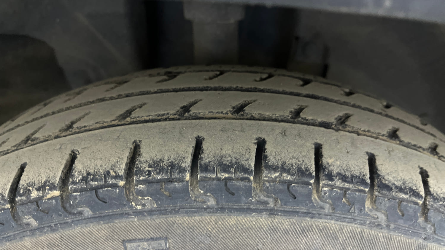 Used 2018 Renault Kwid CLIMBER 1.0 Petrol Manual tyres RIGHT FRONT TYRE TREAD VIEW