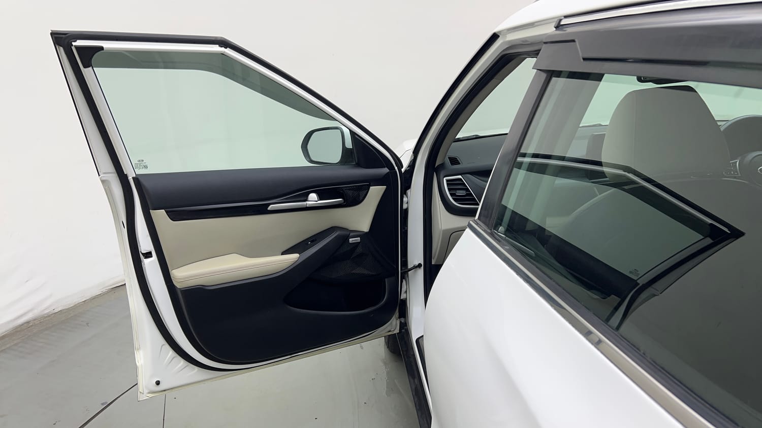 Used 2020 Kia Seltos GTX Plus 1.4 Petrol Manual interior LEFT FRONT DOOR OPEN VIEW