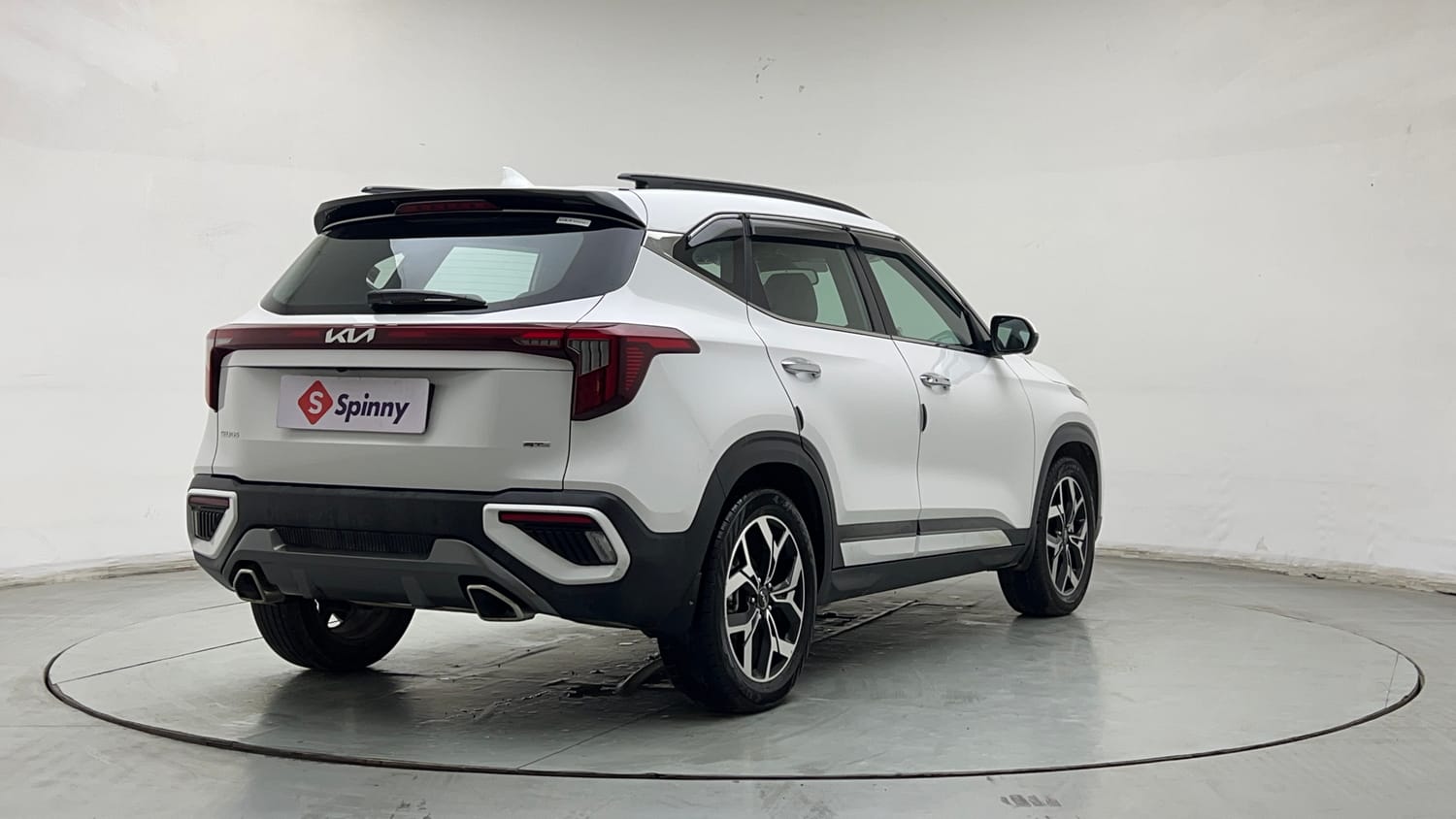 Used 2025 Kia Seltos GTX Plus 1.5 Turbo Petrol DCT Petrol Automatic exterior RIGHT REAR CORNER VIEW