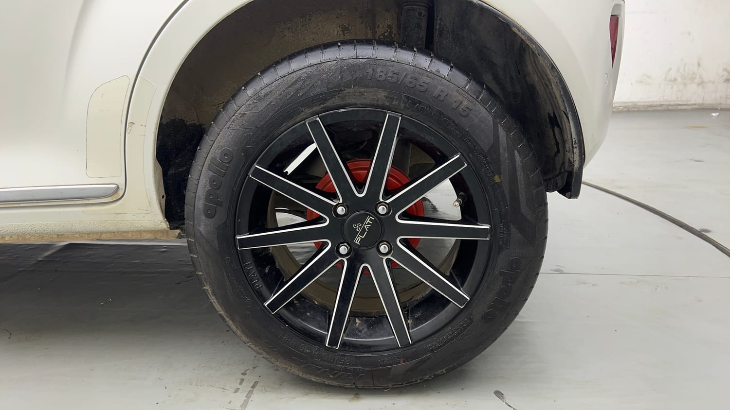 Used 2022 Maruti Suzuki Ignis Sigma 1.2 MT Petrol Manual tyres LEFT REAR TYRE RIM VIEW