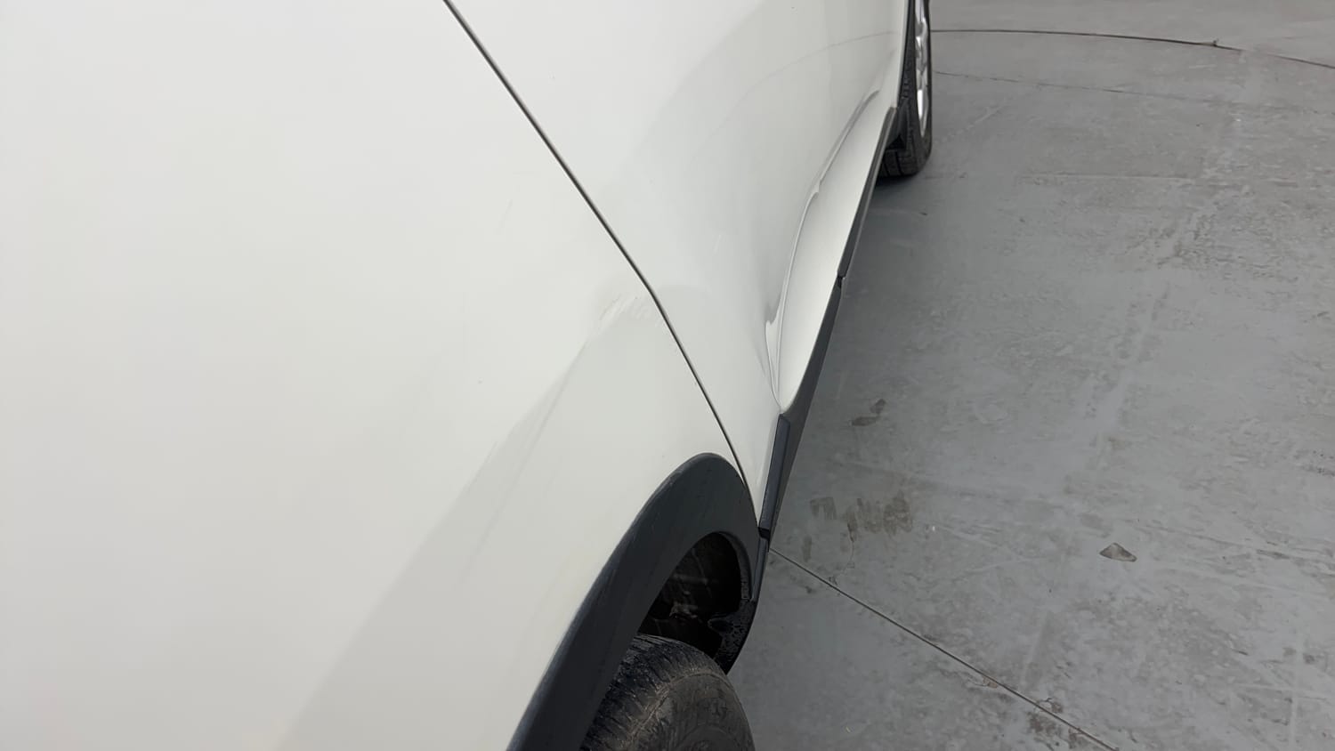Used 2017 Mahindra KUV100 K8 6 STR Petrol Manual dents MINOR DENT