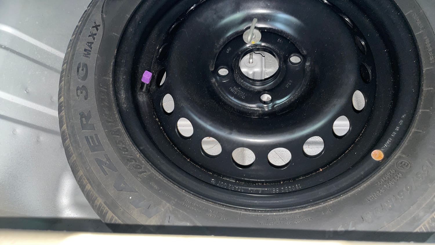 Used 2013 Maruti Suzuki A-Star VXI AT Petrol Automatic tyres SPARE TYRE VIEW
