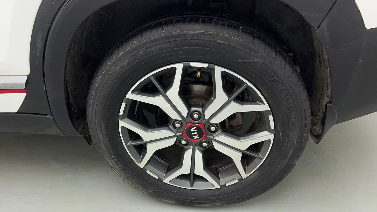 Used 2020 Kia Seltos GTX Plus 1.4 Petrol Manual tyres LEFT REAR TYRE RIM VIEW