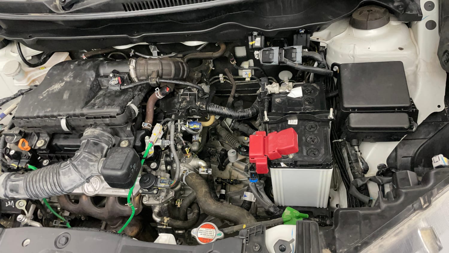 Used 2022 Maruti Suzuki XL6 Zeta MT Petrol Petrol Manual engine ENGINE LEFT SIDE VIEW