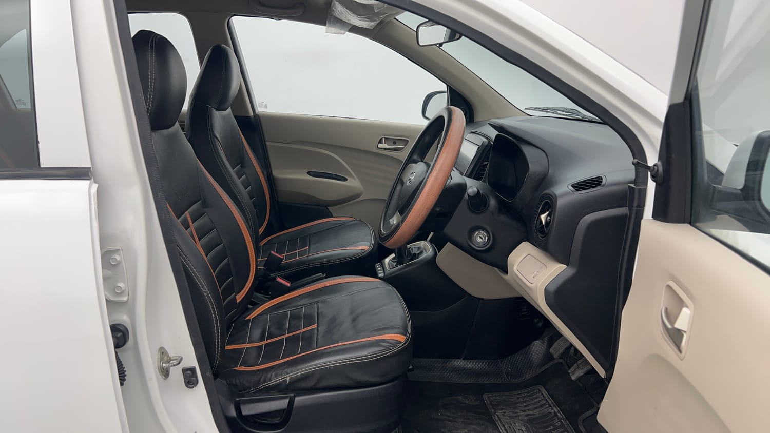 Used 2018 Hyundai Santro Magna Petrol Manual interior RIGHT SIDE FRONT DOOR CABIN VIEW
