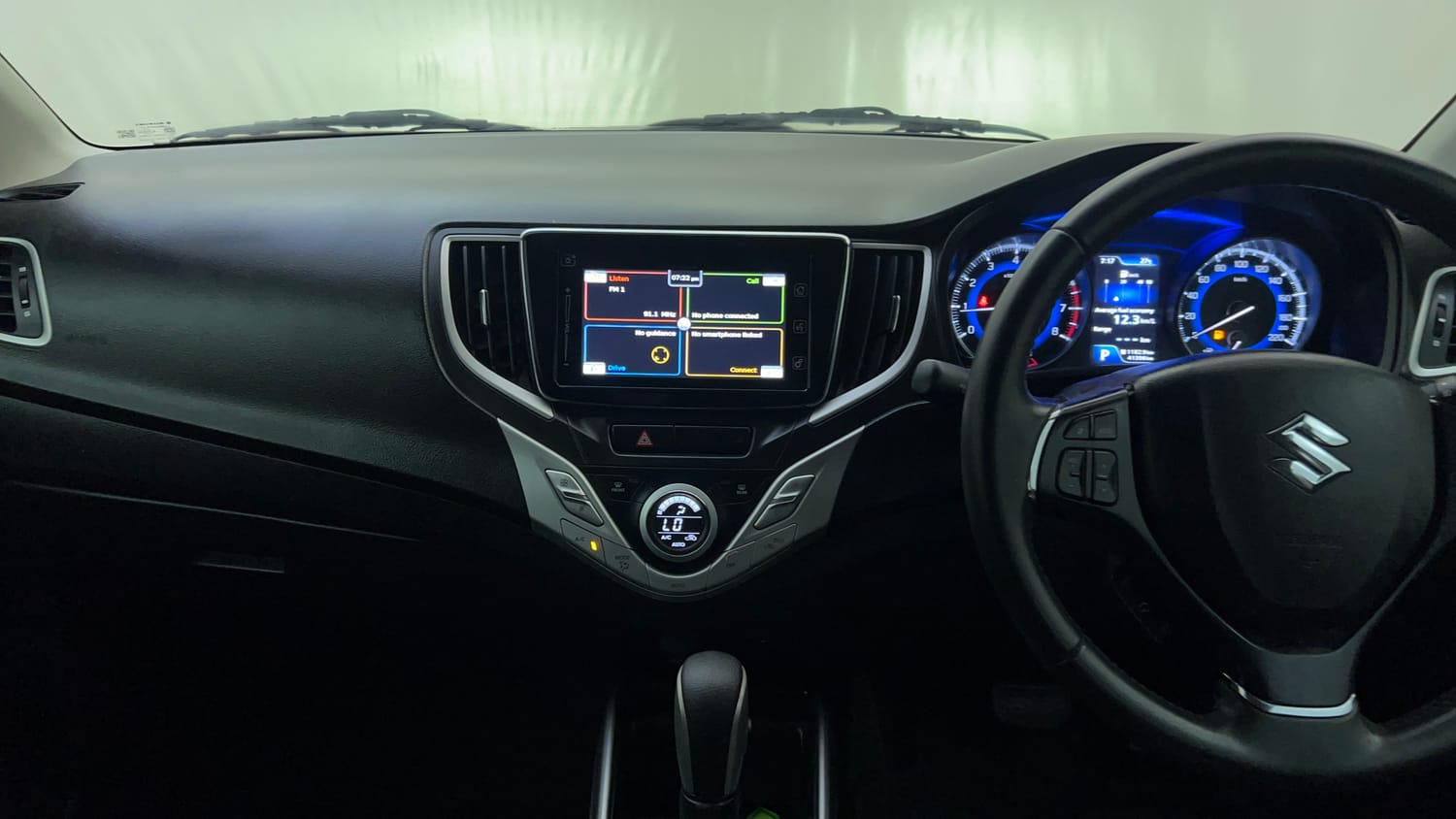 Used 2019 Maruti Suzuki Baleno Alpha 1.2 AT Petrol Automatic interior MUSIC SYSTEM & AC CONTROL VIEW