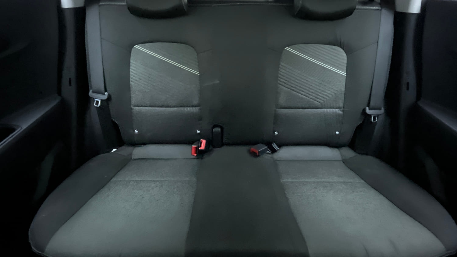 Used 2025 Hyundai Exter SX (O) Connect 1.2 AMT Dual Tone Petrol Automatic interior REAR SEAT CONDITION VIEW