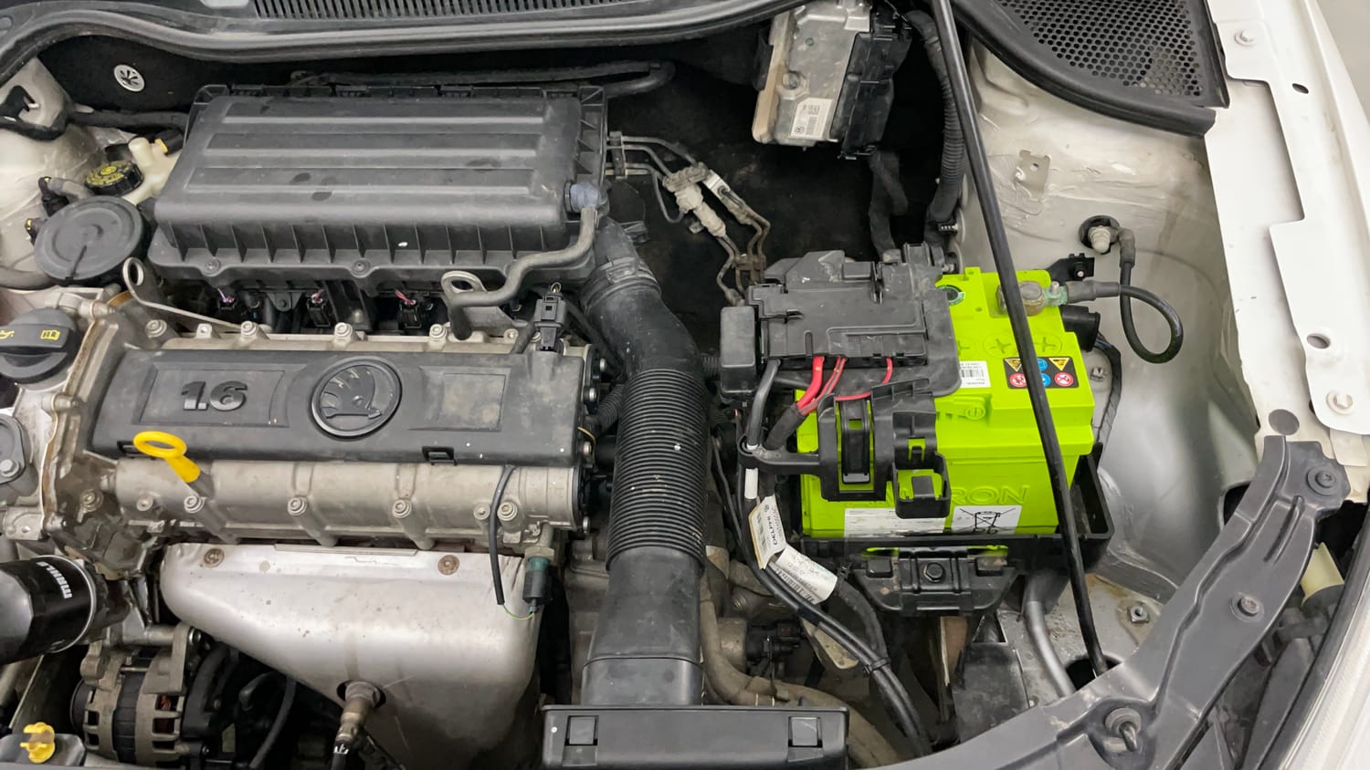 Used 2016 Skoda Rapid 1.6 MPI Active Petrol Manual engine ENGINE LEFT SIDE VIEW