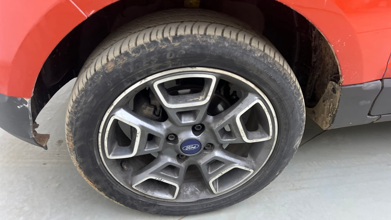 Used 2017 Ford EcoSport Titanium+ 1.5L TDCi Diesel Manual tyres LEFT FRONT TYRE RIM VIEW
