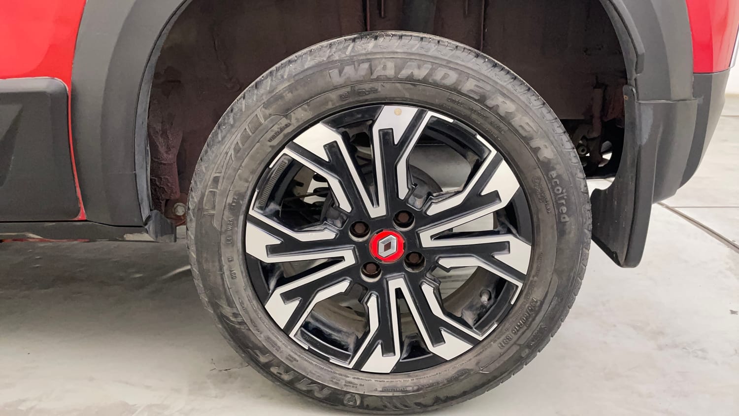 Used 2022 Renault Kiger RXZ AMT Petrol Automatic tyres LEFT REAR TYRE RIM VIEW