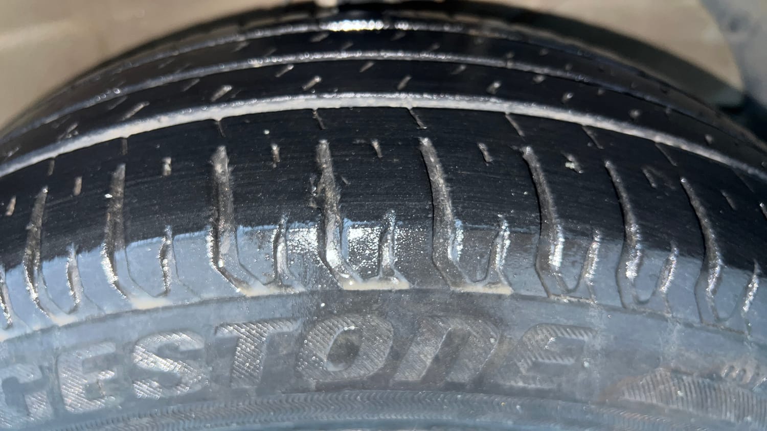 Used 2022 Maruti Suzuki New Ertiga VXi Petrol Manual tyres RIGHT FRONT TYRE TREAD VIEW