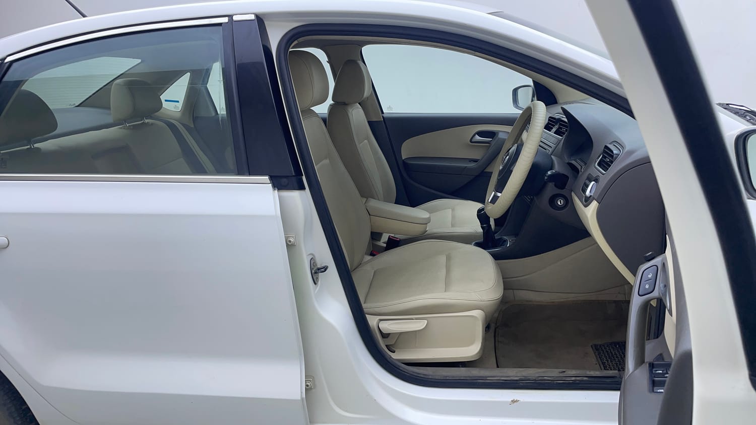 Used 2013 Volkswagen Vento Highline Diesel Diesel Manual interior RIGHT SIDE FRONT DOOR CABIN VIEW