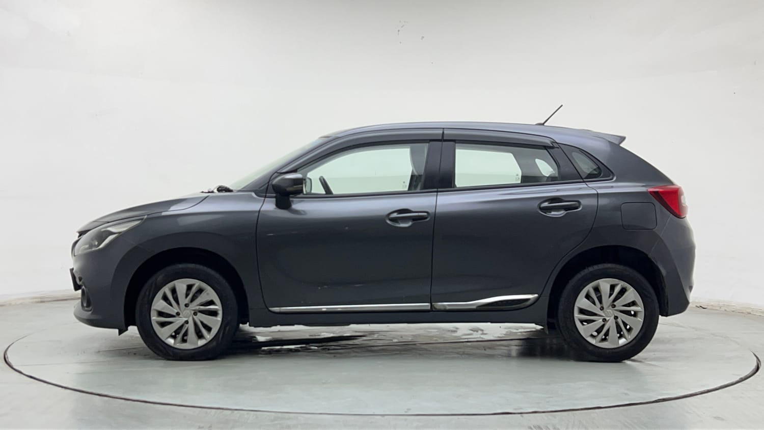 Used 2023 Maruti Suzuki Baleno Delta MT Petrol Manual exterior LEFT SIDE VIEW