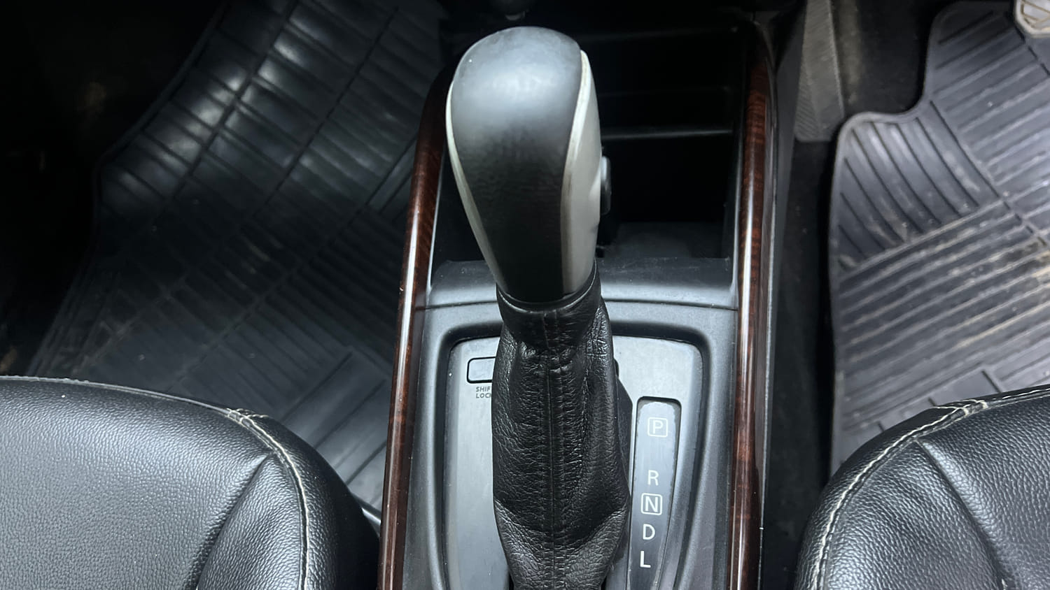 Used 2017 Maruti Suzuki Baleno Delta 1.2 AT Petrol Automatic interior GEAR  KNOB VIEW