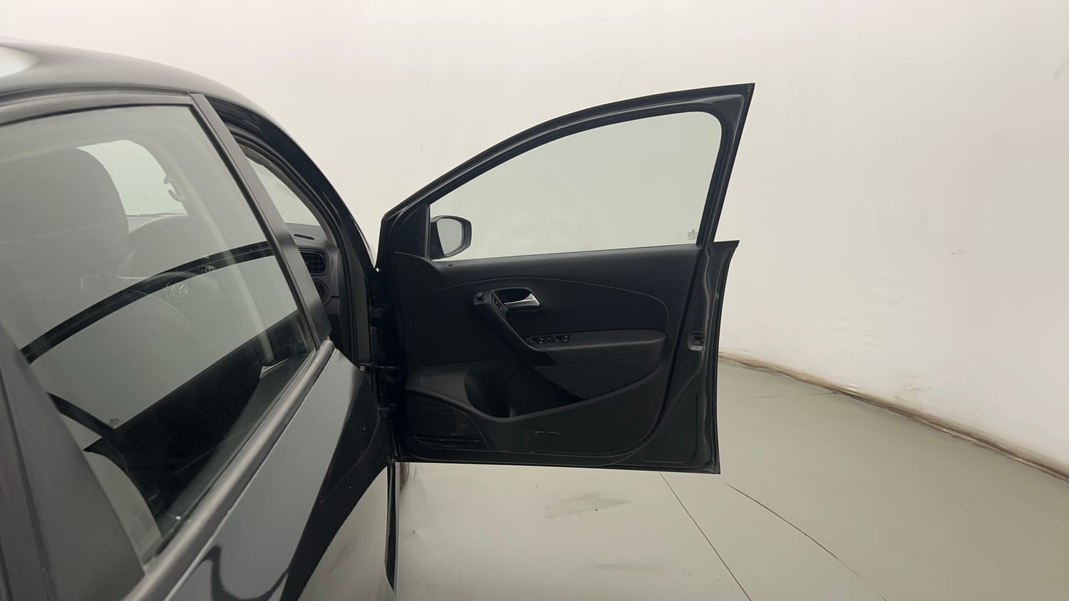 Used 2016 Volkswagen Polo Comfortline 1.2L (P) Petrol Manual interior RIGHT FRONT DOOR OPEN VIEW