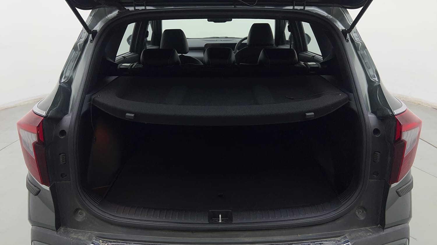 Used 2024 Kia Seltos GTX Plus 1.5 Turbo Petrol DCT Petrol Automatic interior DICKY INSIDE VIEW