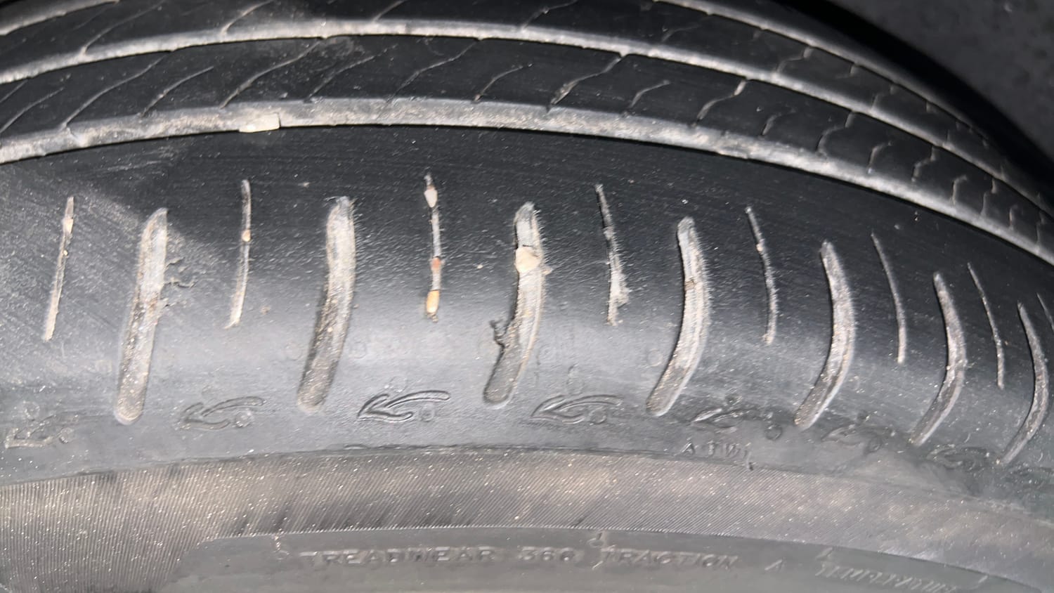 Used 2024 Tata Altroz XM Petrol Petrol Manual tyres LEFT REAR TYRE TREAD VIEW
