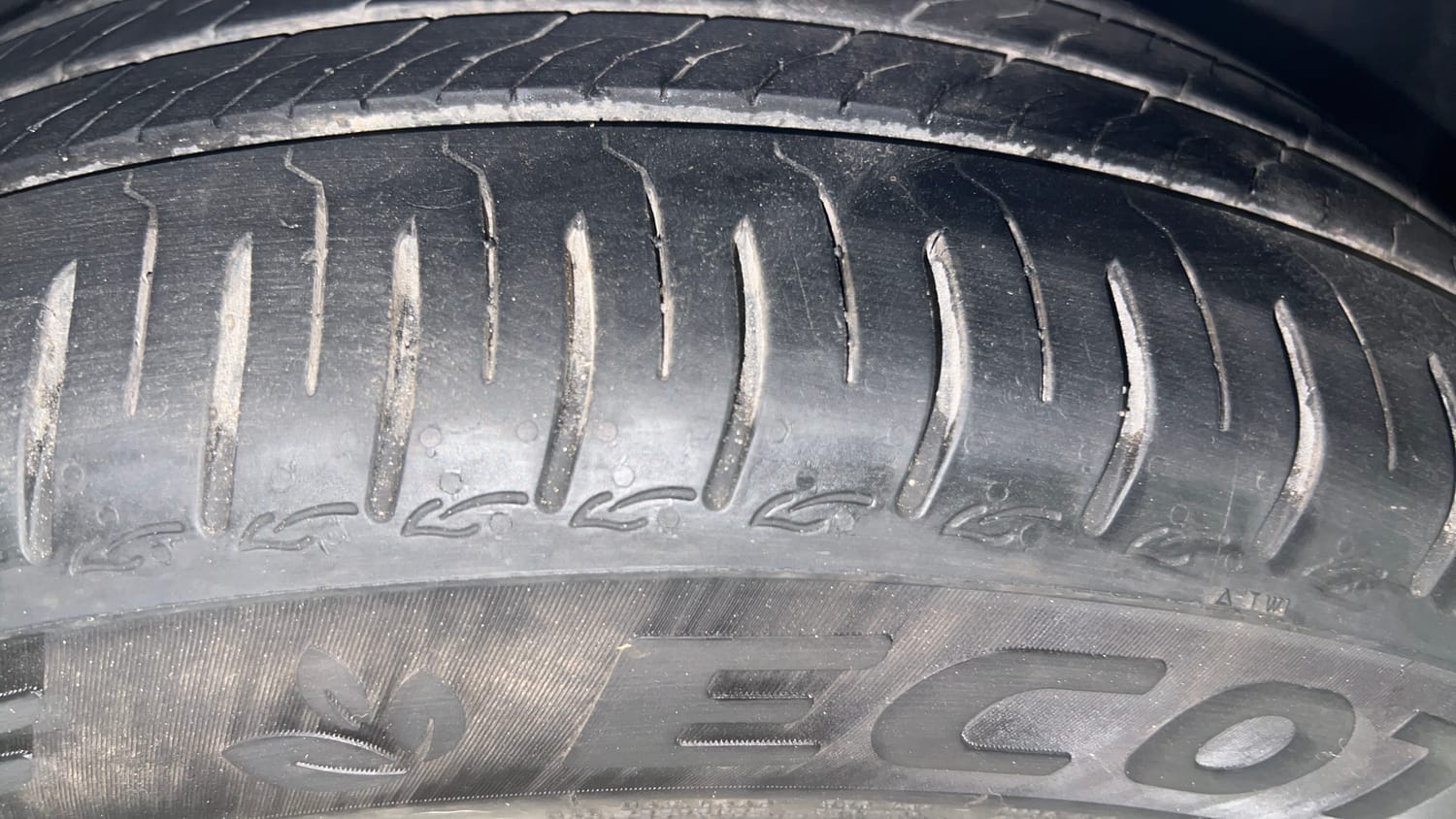 Used 2024 Tata Altroz XM Petrol Petrol Manual tyres RIGHT FRONT TYRE TREAD VIEW