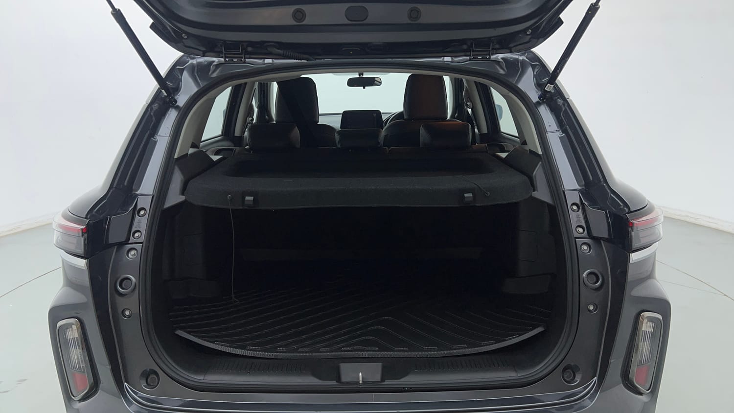 Used 2026 Maruti Suzuki Grand Vitara Delta Smart Hybrid Petrol Manual interior DICKY INSIDE VIEW