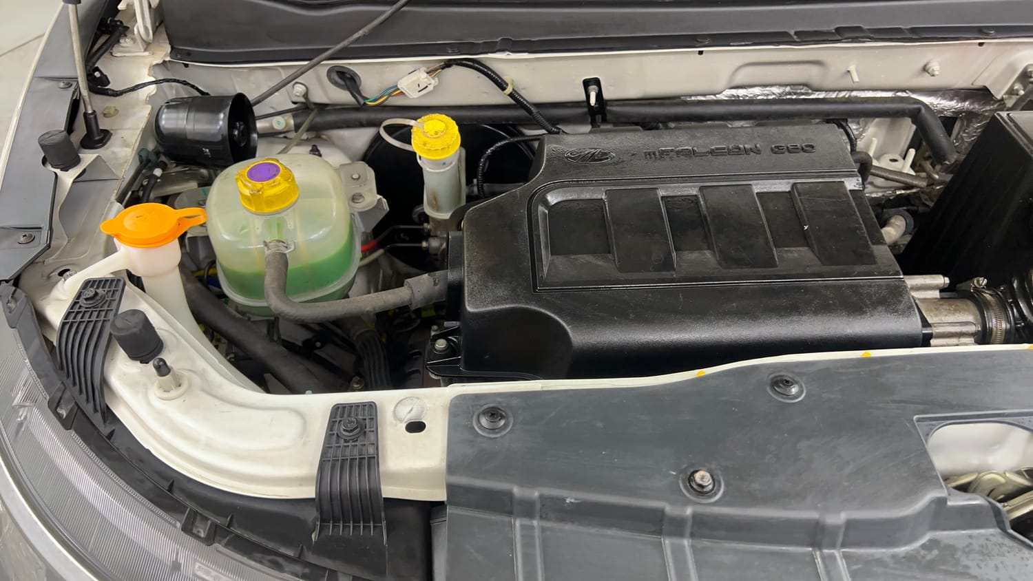 Used 2017 Mahindra KUV100 K8 6 STR Petrol Manual engine ENGINE RIGHT SIDE VIEW