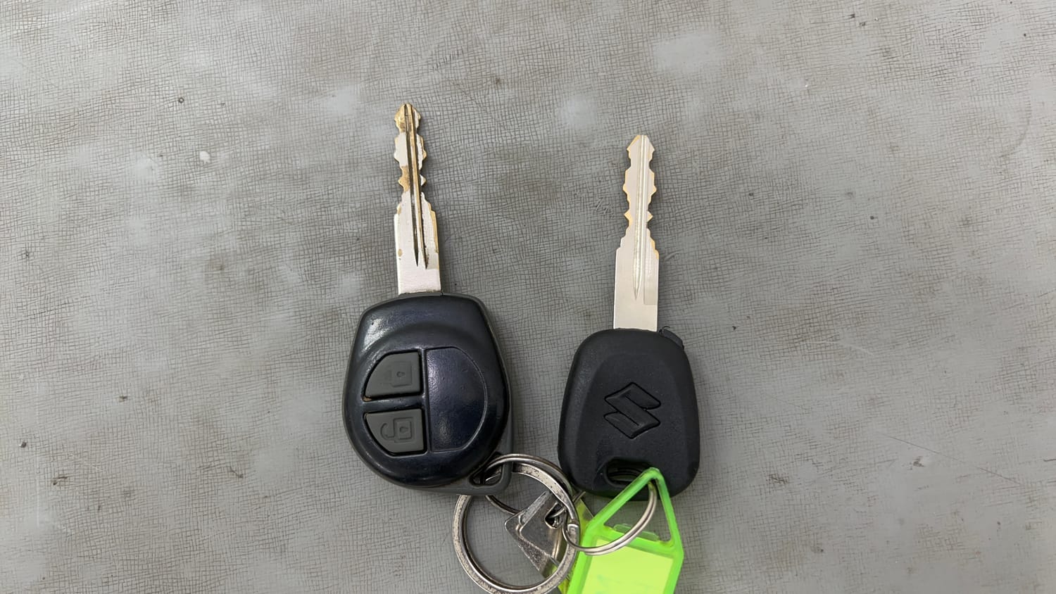 Used 2012 Maruti Suzuki Swift ZDi Diesel Manual extra CAR KEY VIEW