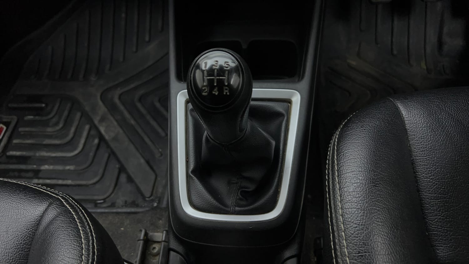 Used 2020 Maruti Suzuki Swift VXI CNG (Outside Fitted) Cng Manual interior GEAR  KNOB VIEW