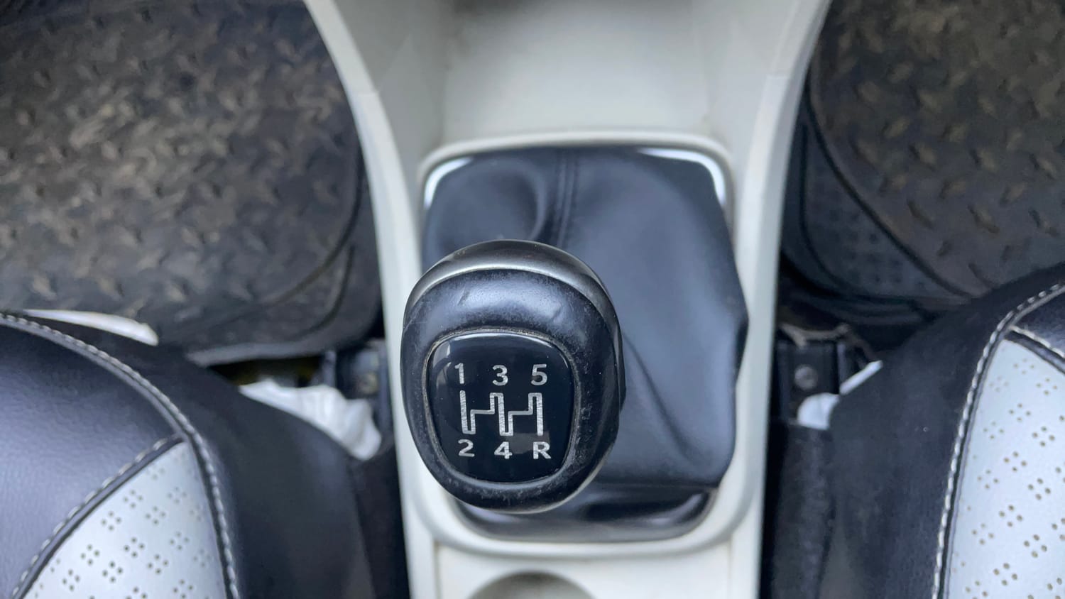 Used 2022 Tata Tigor XZ Plus CNG Cng Manual interior GEAR  KNOB VIEW