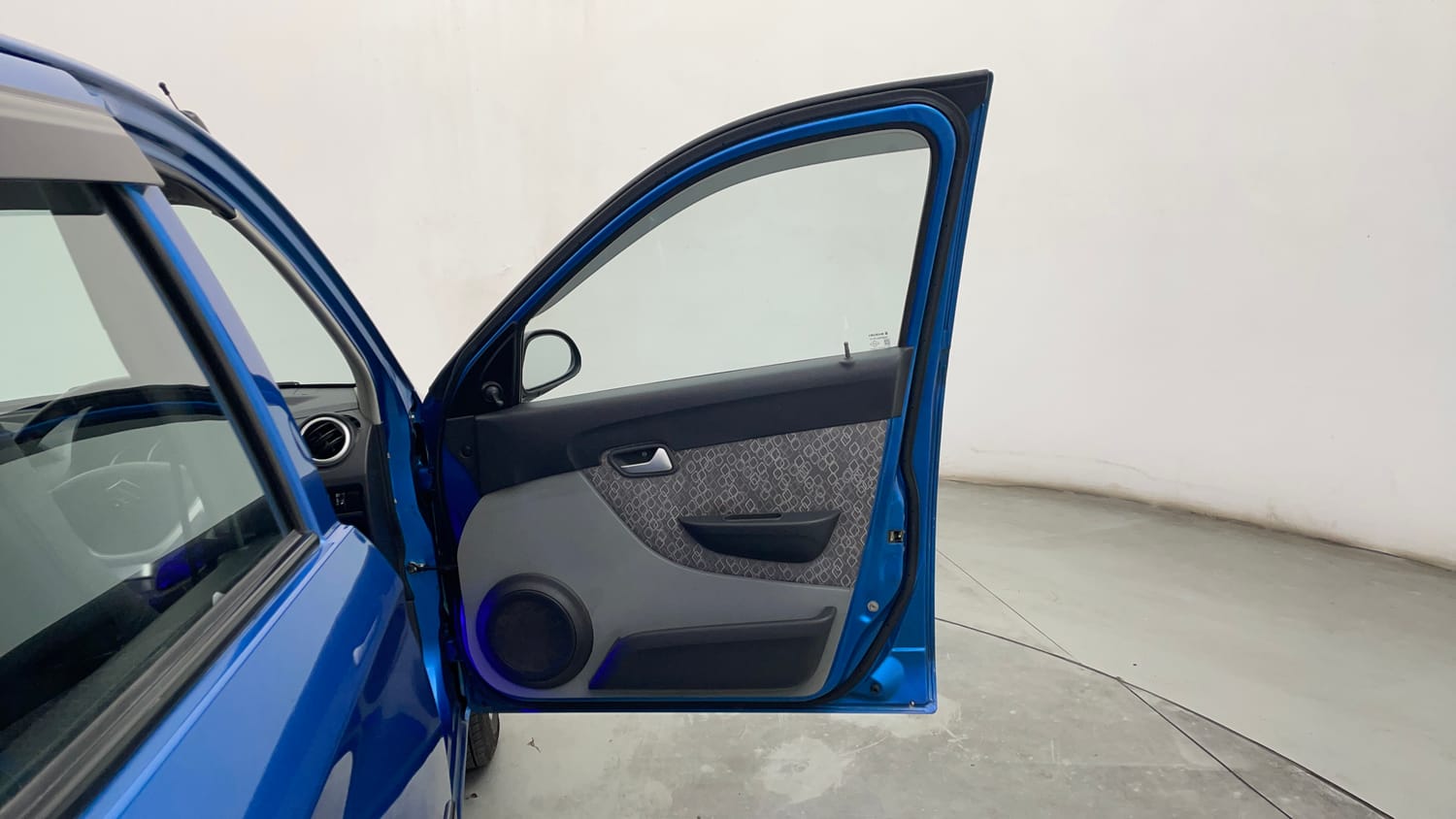 Used 2017 Maruti Suzuki Alto 800 VXi (O) Petrol Manual interior RIGHT FRONT DOOR OPEN VIEW