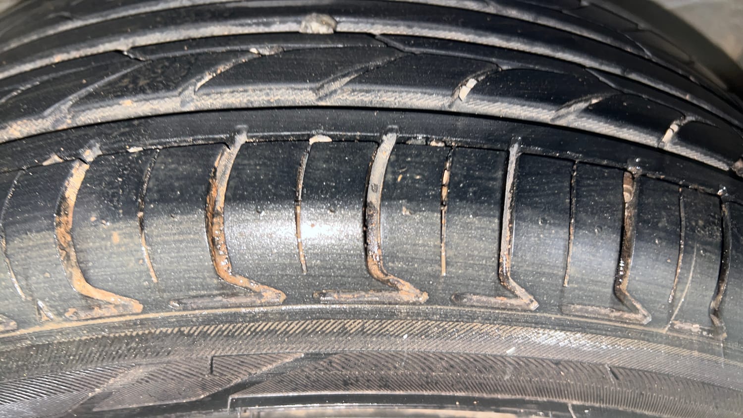 Used 2022 Honda City 4th Generation V Petrol Petrol Manual tyres LEFT REAR TYRE TREAD VIEW
