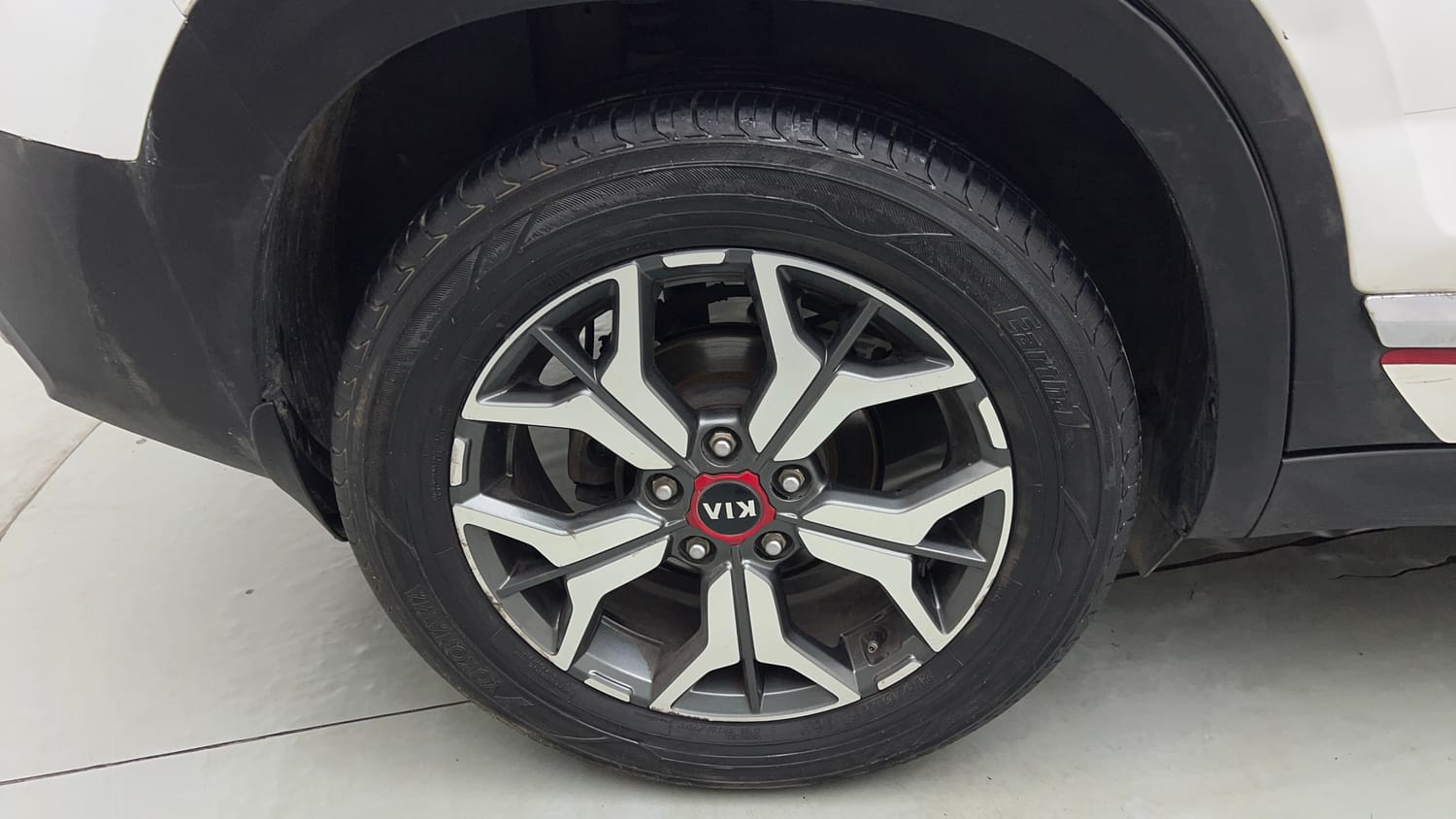 Used 2020 Kia Seltos GTX Plus 1.4 Petrol Manual tyres RIGHT REAR TYRE RIM VIEW