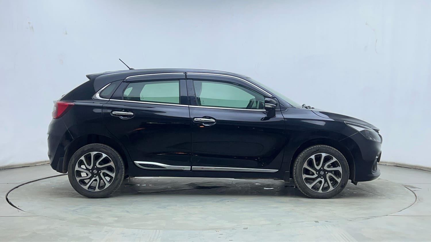 Used 2023 Maruti Suzuki Baleno Alpha MT Petrol Manual exterior RIGHT SIDE VIEW