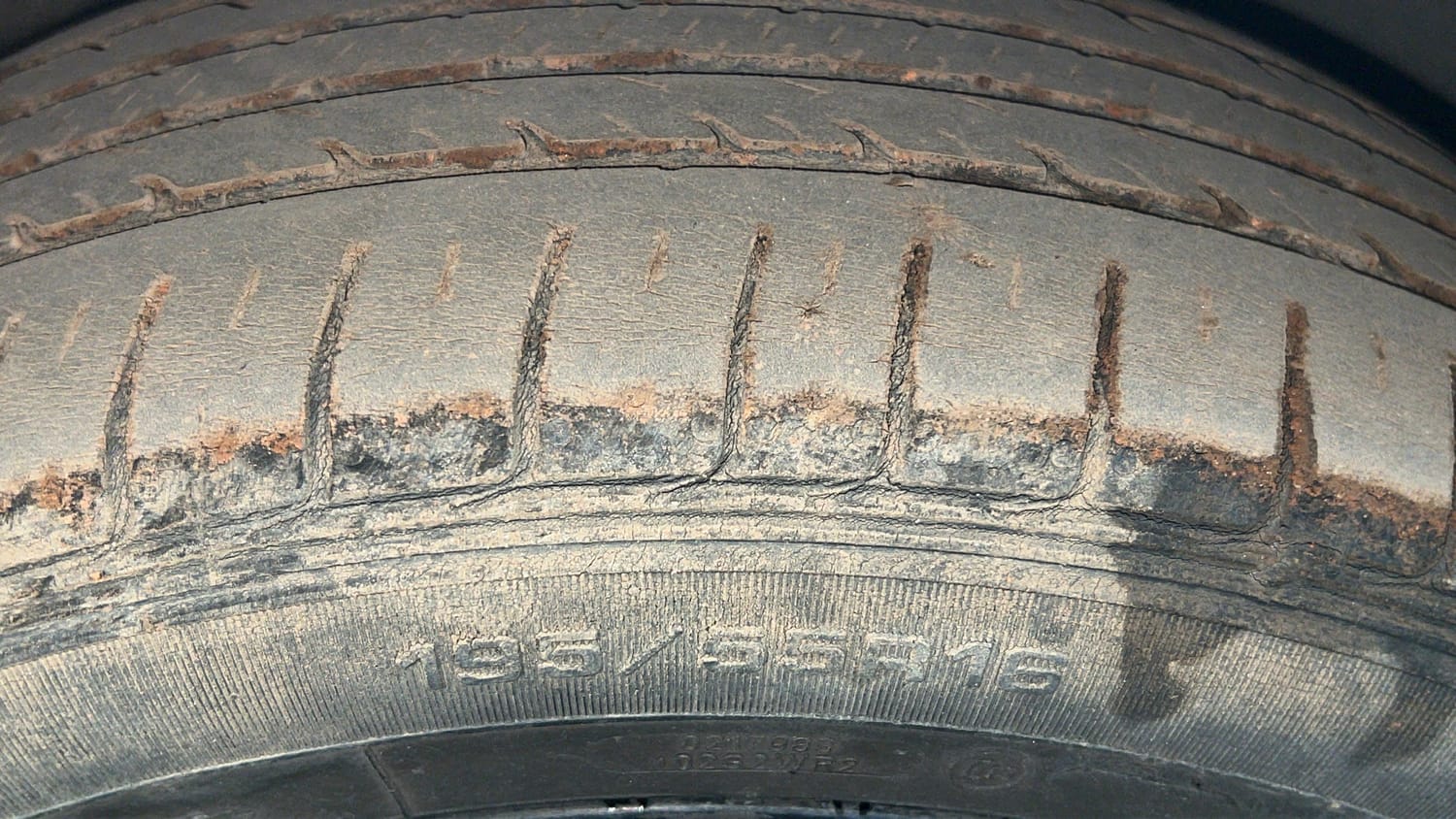 Used 2021 Skoda Rapid Ambition Petrol Manual tyres RIGHT FRONT TYRE TREAD VIEW
