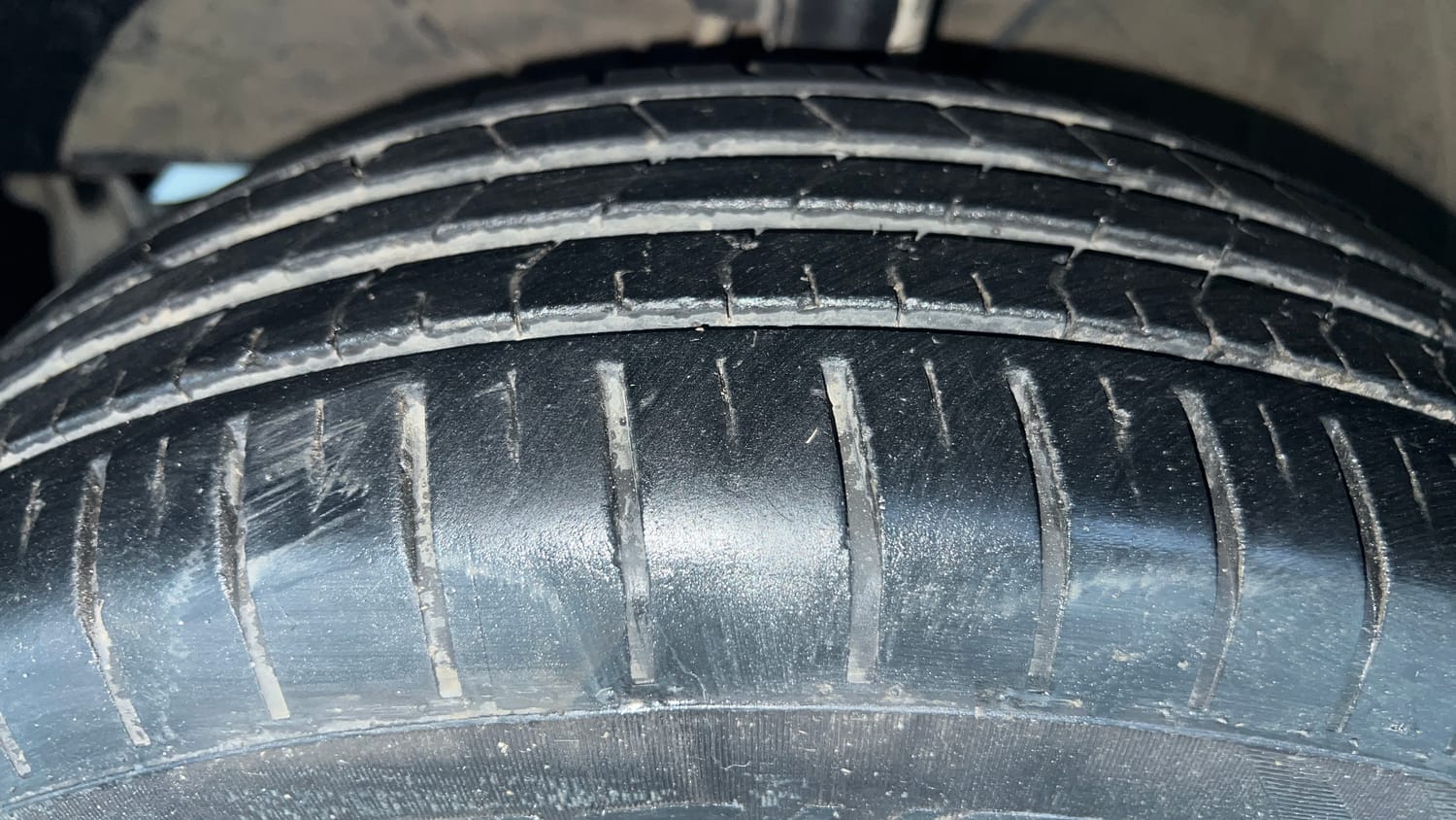 Used 2023 Maruti Suzuki Baleno Delta MT Petrol Manual tyres LEFT FRONT TYRE TREAD VIEW