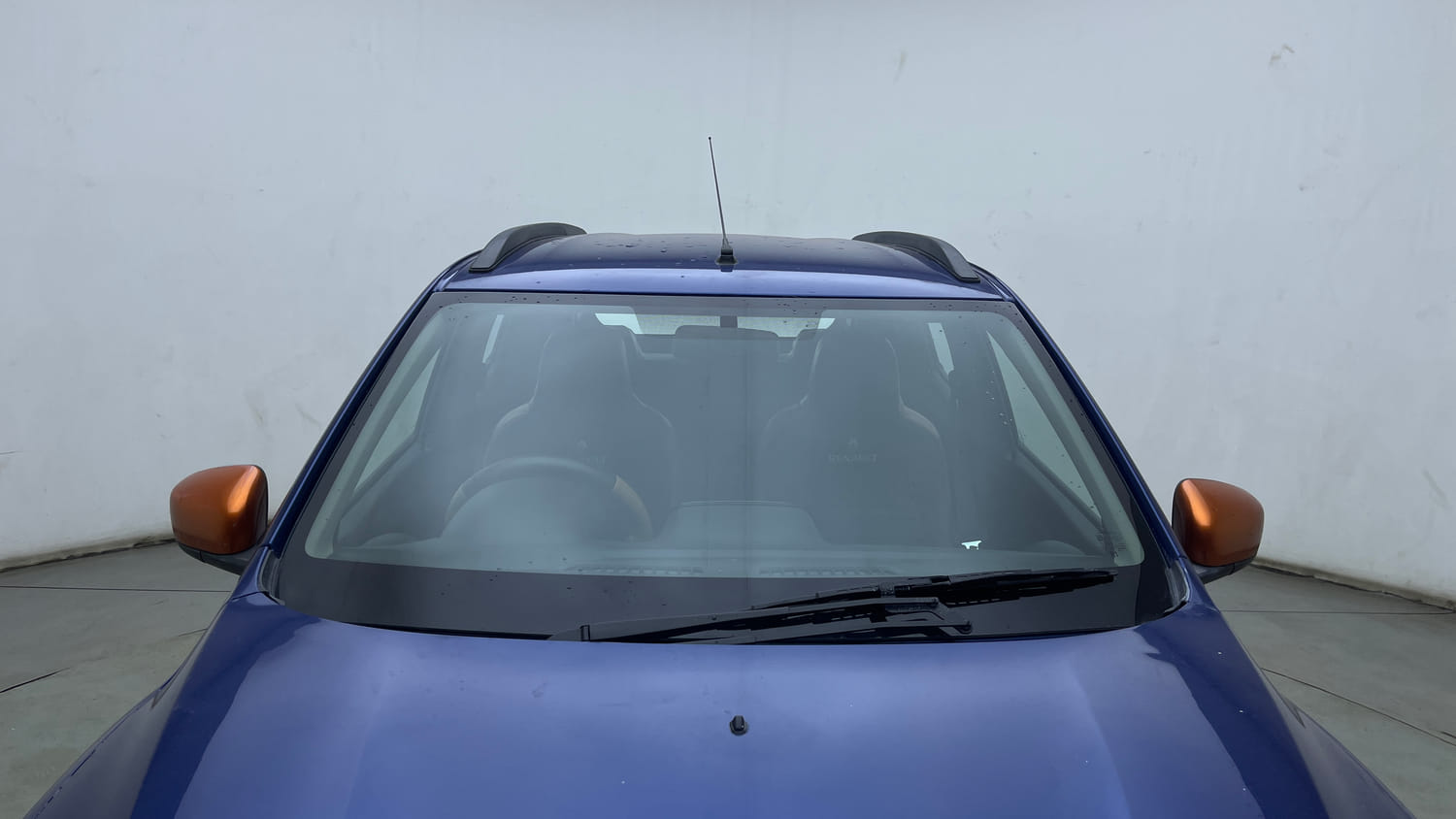 Used 2018 Renault Kwid CLIMBER 1.0 Petrol Manual exterior FRONT WINDSHIELD VIEW