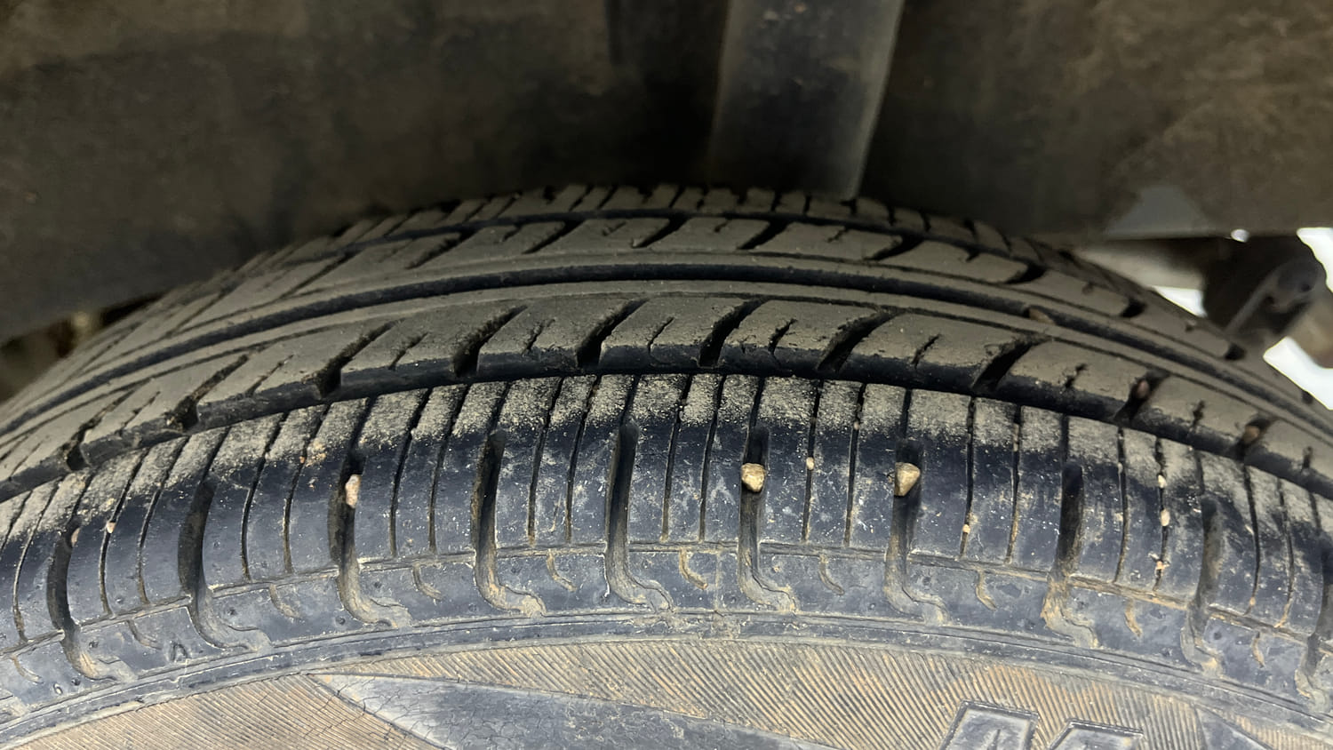 Used 2018 Renault Kwid CLIMBER 1.0 Petrol Manual tyres LEFT REAR TYRE TREAD VIEW