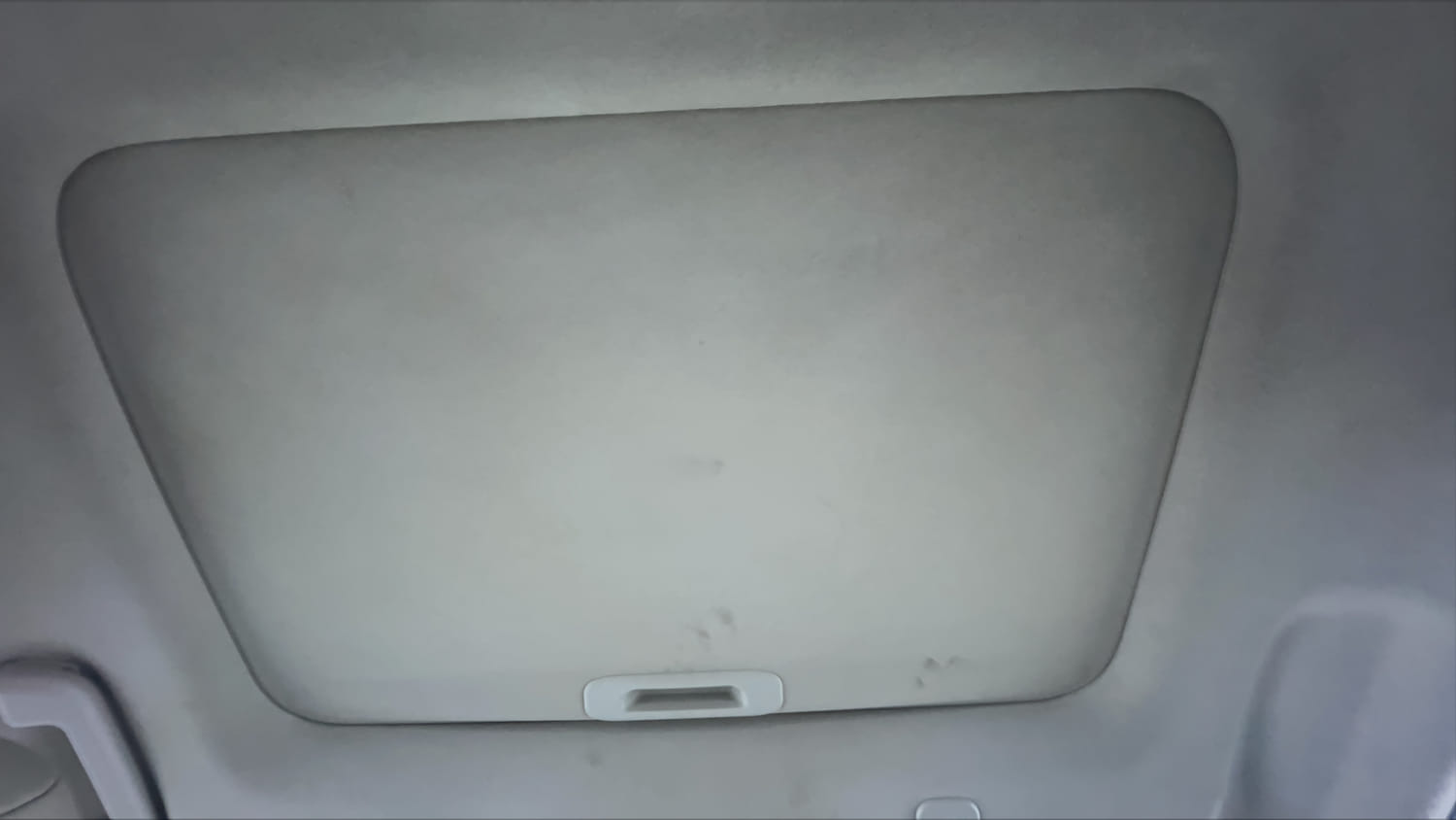 Used 2021 Mahindra XUV 300 W8 (O) 1.2 Petrol AMT Petrol Automatic top_features Sunroof
