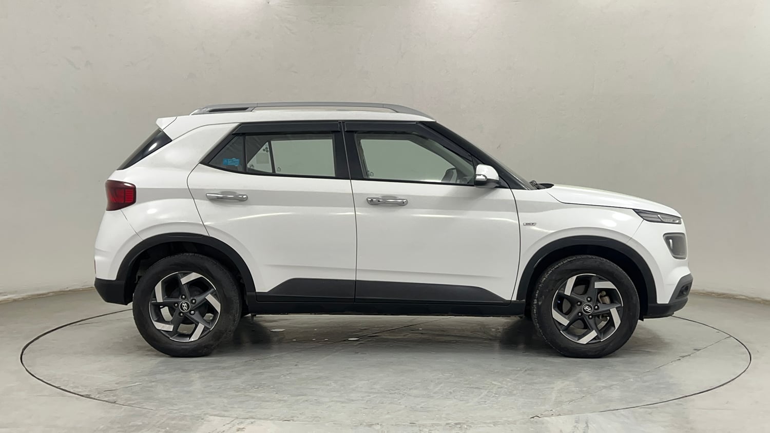 Used 2019 Hyundai Venue SX Plus 1.0 Turbo DCT Petrol Automatic exterior RIGHT SIDE VIEW