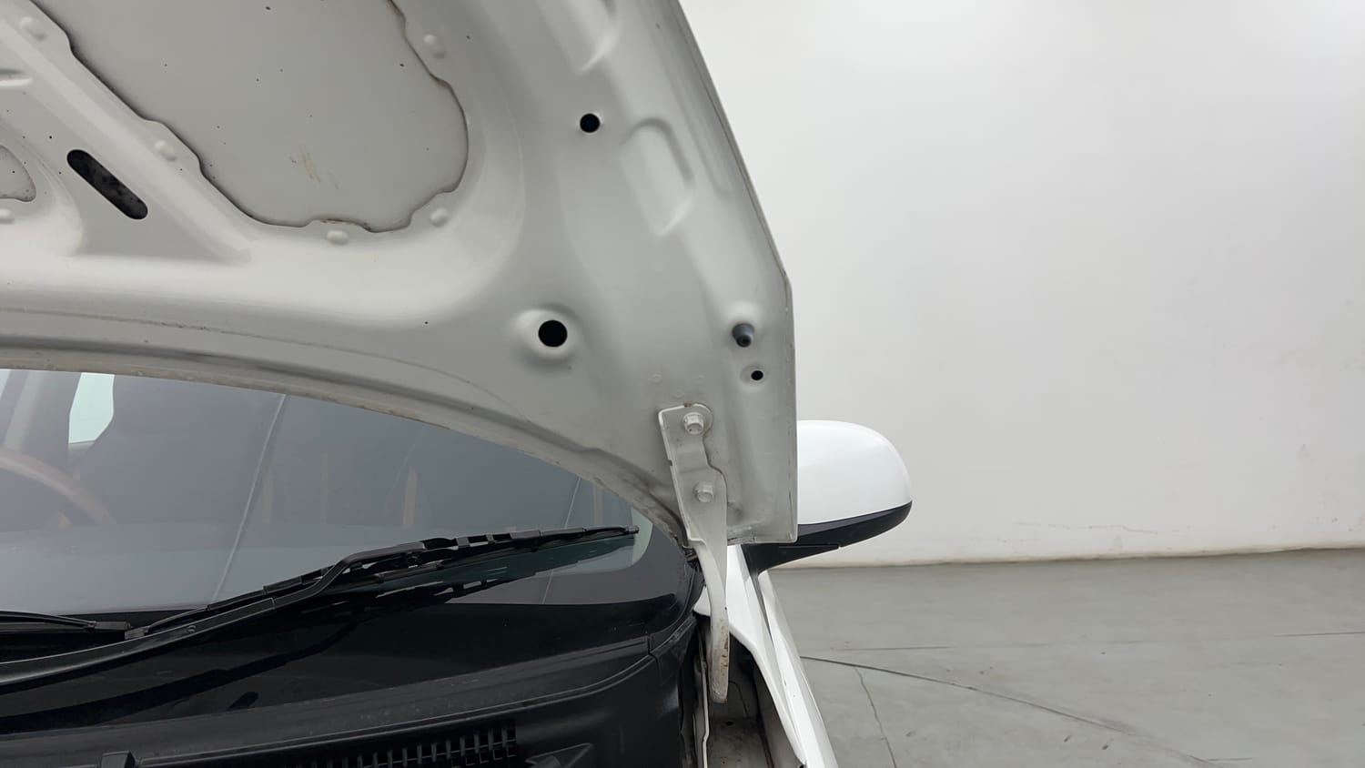 Used 2018 Hyundai Santro Magna Petrol Manual engine ENGINE LEFT SIDE HINGE & APRON VIEW