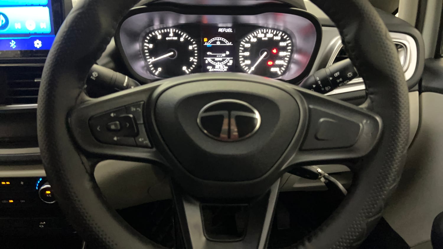 Used 2024 Tata Altroz XM Petrol Petrol Manual top_features Airbags