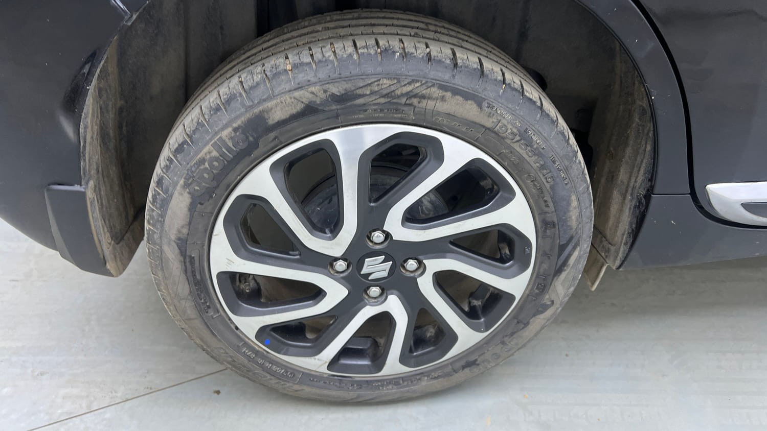 Used 2023 Maruti Suzuki Baleno Alpha MT Petrol Manual tyres RIGHT REAR TYRE RIM VIEW