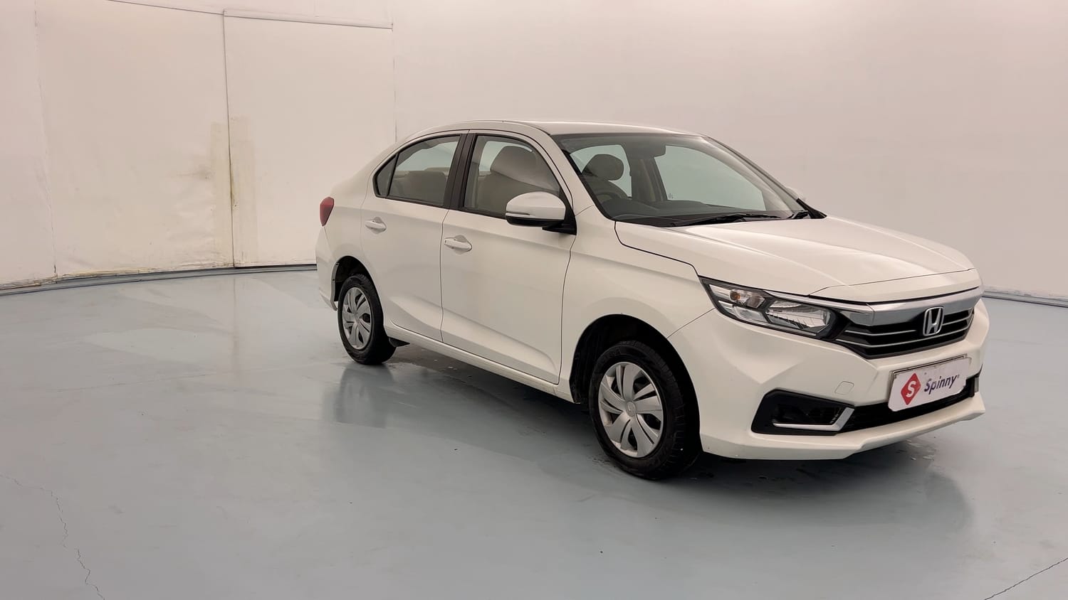 Used 2022 Honda Amaze S MT 1.2 Petrol Petrol Manual exterior RIGHT FRONT CORNER VIEW