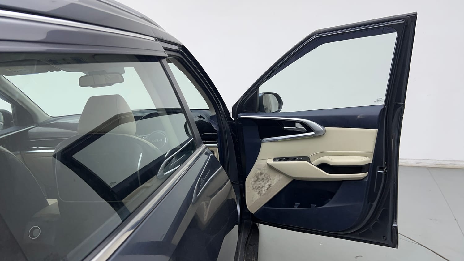 Used 2022 Kia Carens Luxury Plus 1.4 Petrol DCT 7 STR Petrol Automatic interior RIGHT FRONT DOOR OPEN VIEW