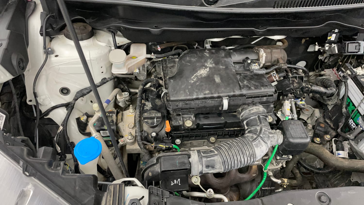 Used 2022 Maruti Suzuki XL6 Zeta MT Petrol Petrol Manual engine ENGINE RIGHT SIDE VIEW