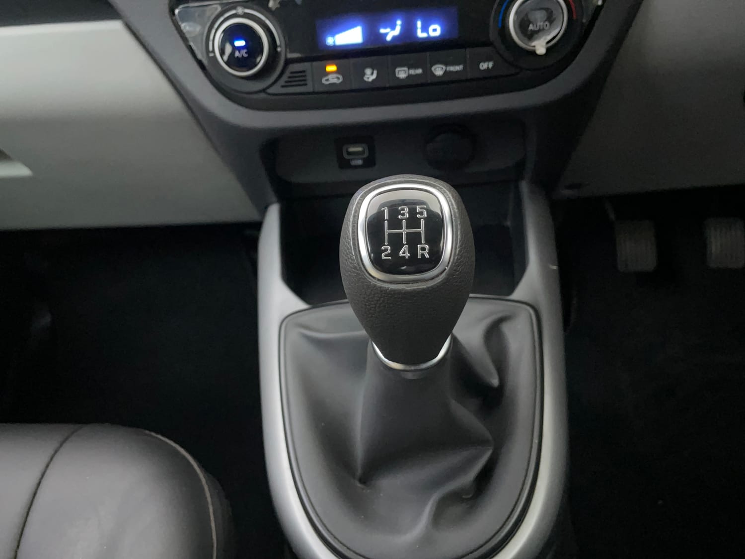Used 2023 Hyundai Grand i10 Nios Sportz 1.2 Kappa VTVT Petrol Manual interior GEAR  KNOB VIEW
