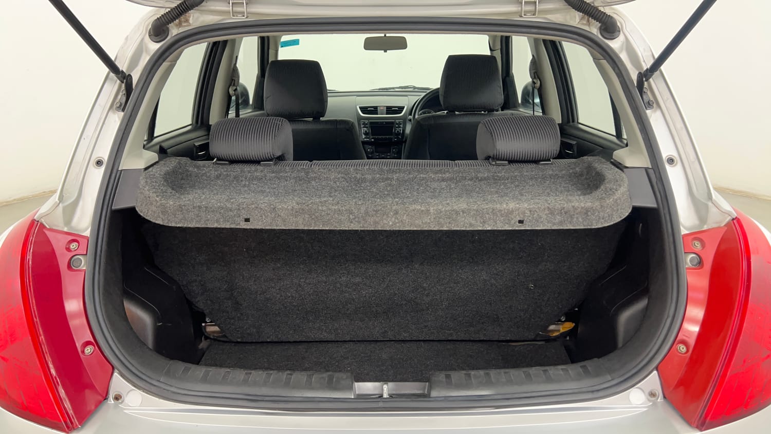Used 2012 Maruti Suzuki Swift ZDi Diesel Manual interior DICKY INSIDE VIEW