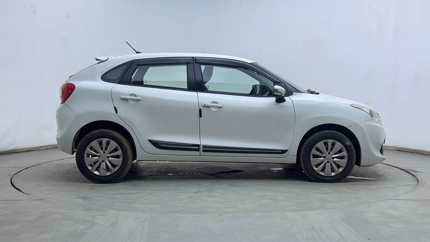 Used 2017 Maruti Suzuki Baleno Delta 1.2 AT Petrol Automatic exterior RIGHT SIDE VIEW