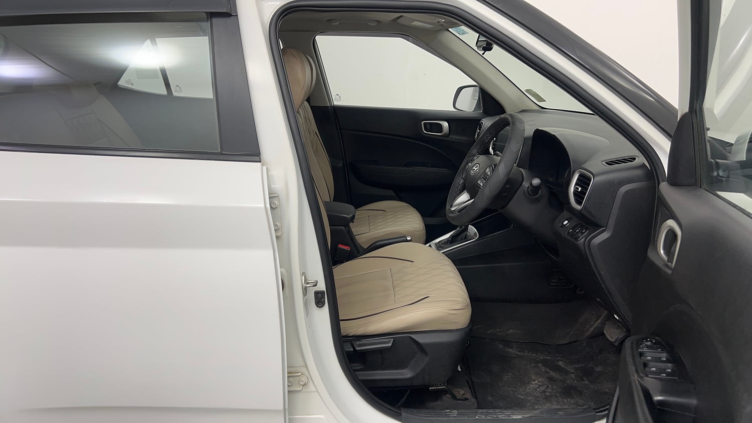 Used 2019 Hyundai Venue SX Plus 1.0 Turbo DCT Petrol Automatic interior RIGHT SIDE FRONT DOOR CABIN VIEW