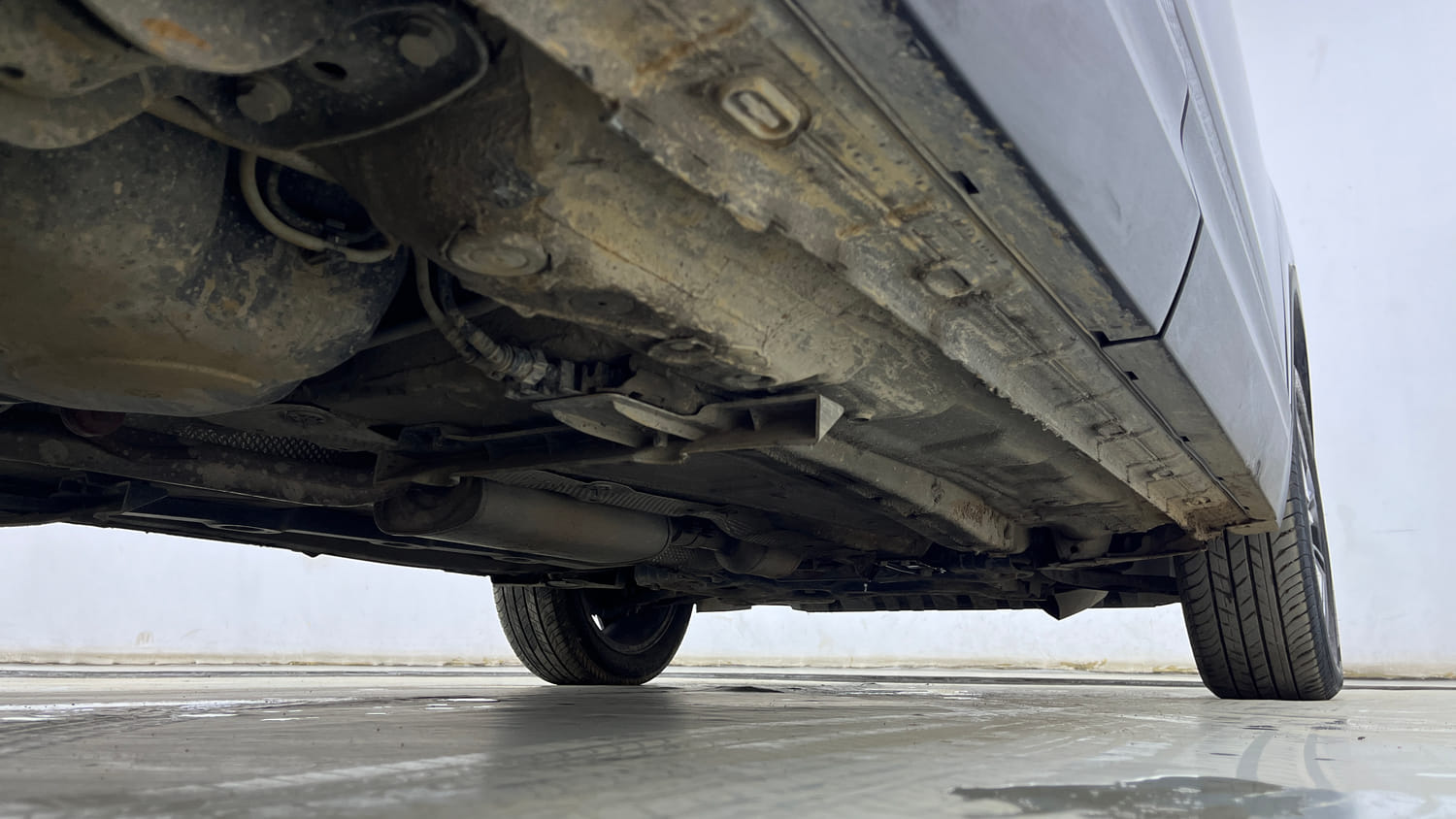 Used 2025 Skoda Kylaq Prestige AT Petrol Automatic extra REAR RIGHT UNDERBODY VIEW