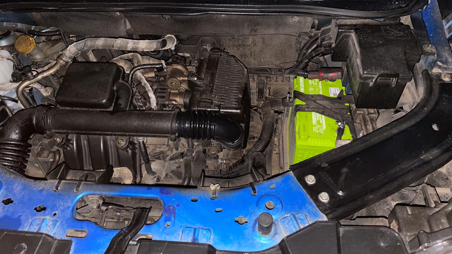 Used 2022 Renault Kiger RXZ AMT Dual Tone Petrol Automatic engine ENGINE LEFT SIDE VIEW